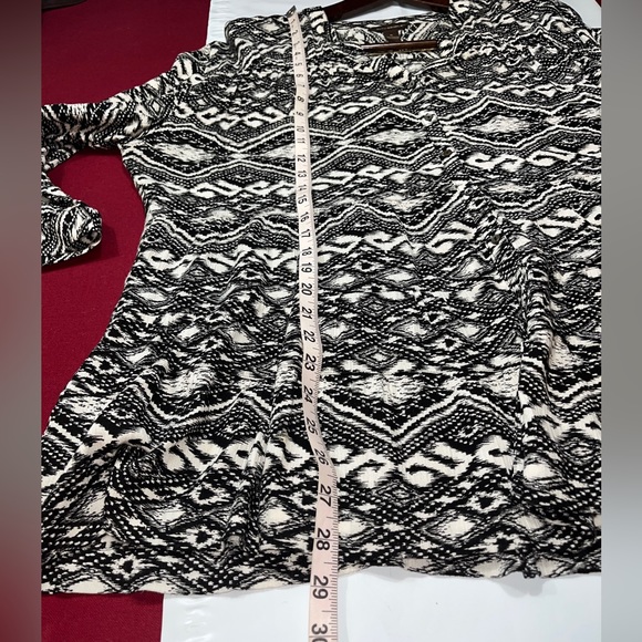 BIT and BRIDLE XL Shirt BLACK WHITE GEOMETRIC PEASANT BLOUSE Rayon Buttons FLOWY - Picture 4 of 12